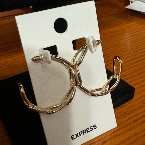 Express Half Hoop Earrings with Oval Pattern - Picture 3 of 5